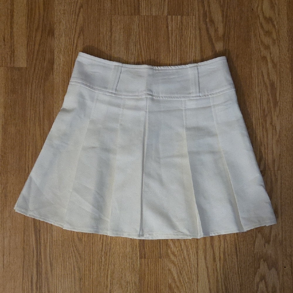 Elegant Cream Pleated Skirt